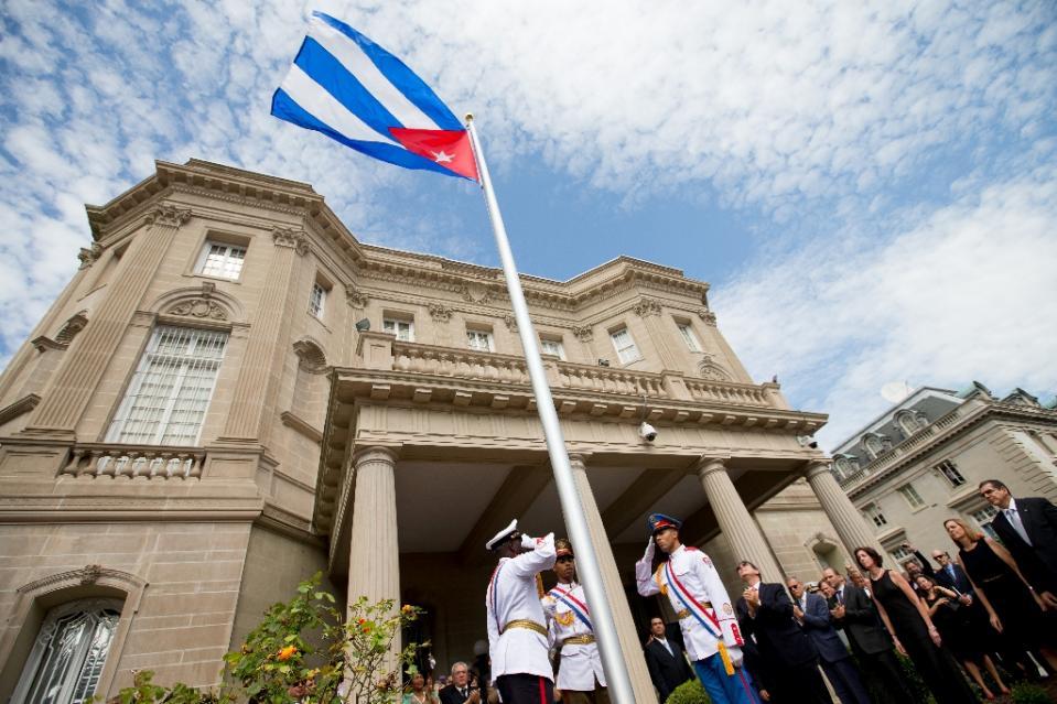 Cờ Cuba lần đầu bay trên đất Mỹ sau 54 năm