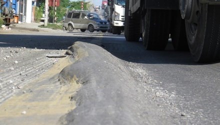 Sẽ kỷ luật cán bộ nếu không xử lý dứt điểm đường lún