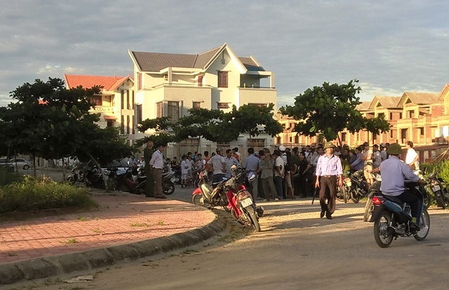 Phát hiện xác chết đang phân hủy trong ngôi nhà hoang