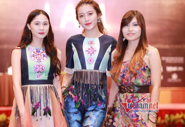 Huyền My gây bất ngờ bởi gu thời trang cá tính