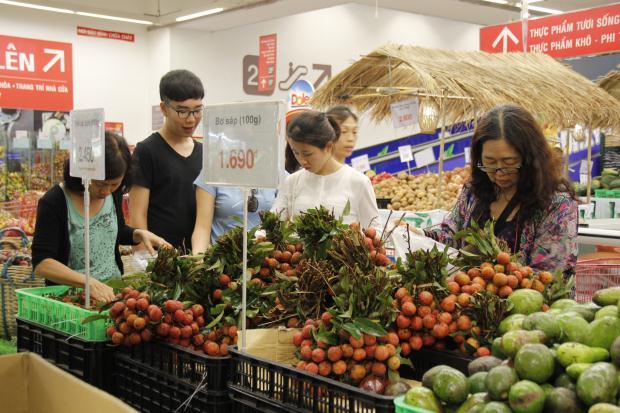 Hàng Việt quyết vào Wall Mart