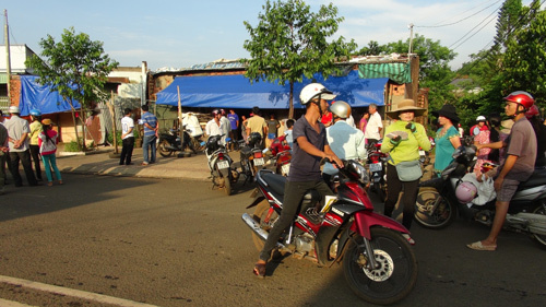 Người đàn ông bị đâm chết trước cửa nhà