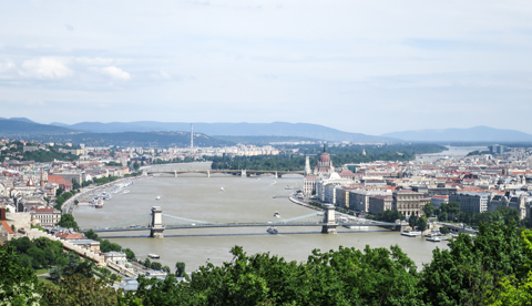 Xao xuyến 'Dòng sông xanh' giữa lòng Budapest