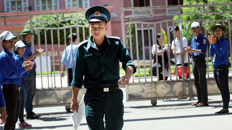 Nên nộp hồ sơ đăng ký xét tuyển vào lúc nào?