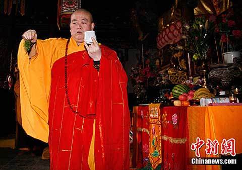 Sư trụ trì Thiếu Lâm Tự dính cáo buộc sốc