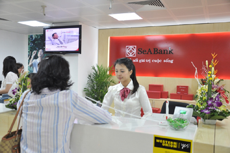 Ngân hàng liên kết bảo hiểm: khách hàng nhân đôi lợi ích