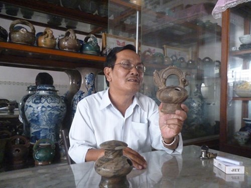 Ông vua bình vôi cổ ở miền Tây