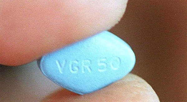 Tịch thu hàng nghìn chai rượu chứa Viagra