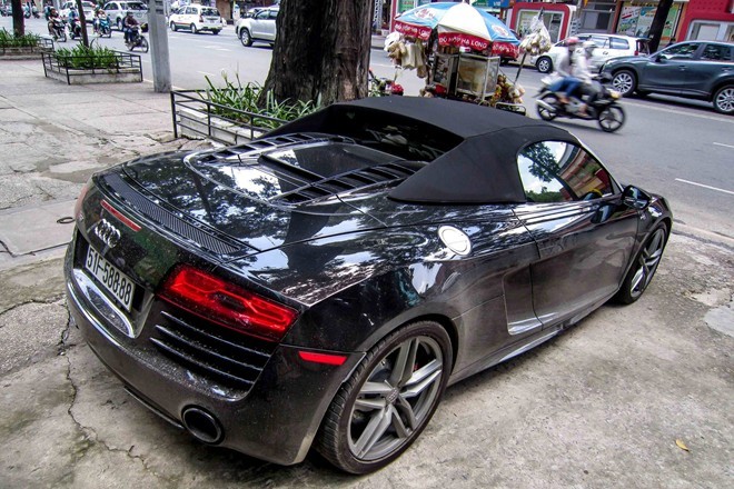 Siêu Xe Audi R8 V10 Mui Trần Biển Đẹp Xuất Hiện Ở Sài Gòn