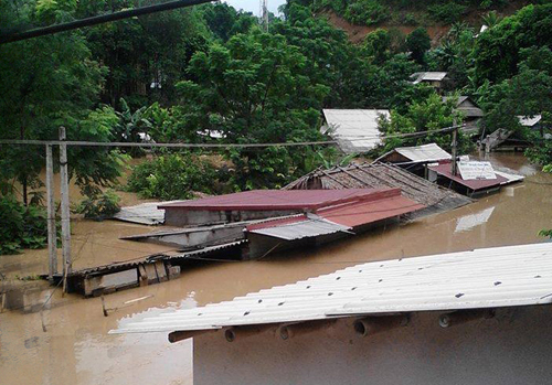 Đông Bắc Bộ bớt mưa, Thanh Hóa nước chạm nóc nhà