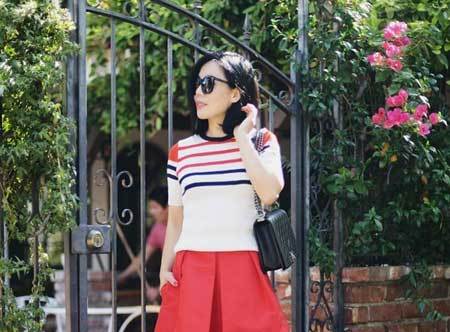 Phái đẹp châu Á nhấn màu tươi tắn cho street style đầu tháng 8