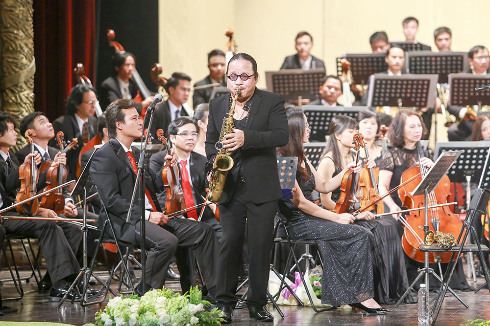 Saxophone Trần Mạnh Tuấn “phiêu” với nhạc Trịnh